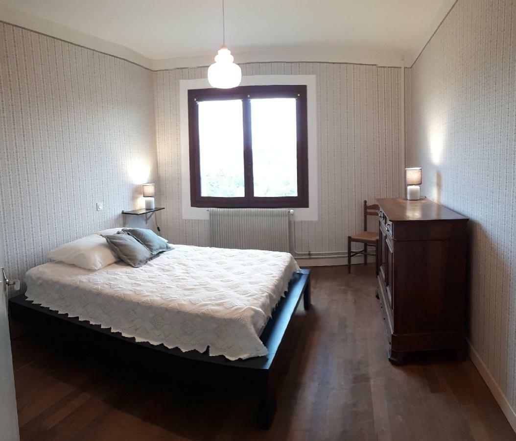 Grand Gite Maison D Alice Auvergne - 15 Personnes Saint-Bonnet-des-Quarts Екстер'єр фото